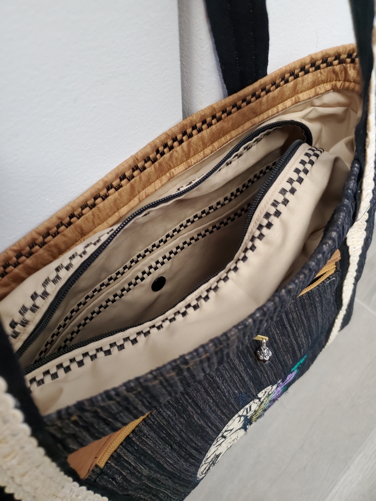 clock-embroidered-handbag